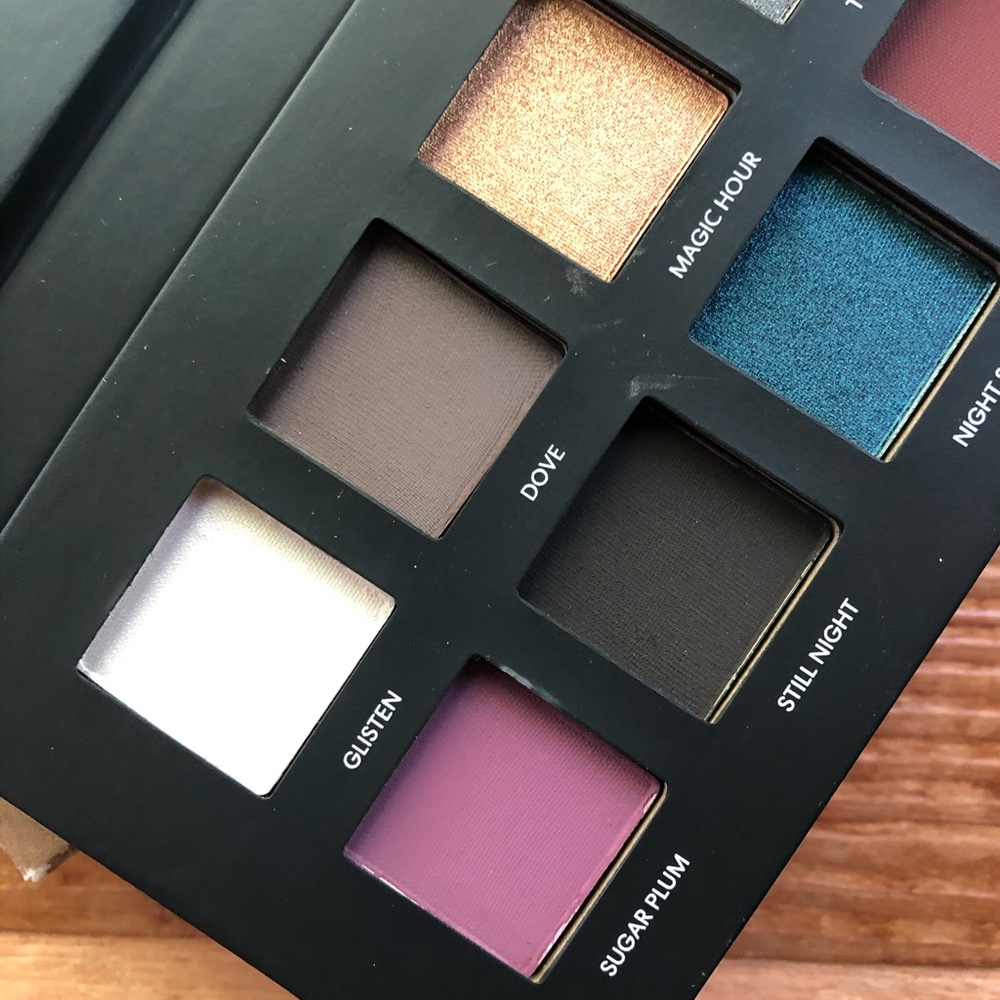 🎉HP x 2🎉 New Bare Minerals Good Tidings Eyeshadow Palette - Picture 5 of 10